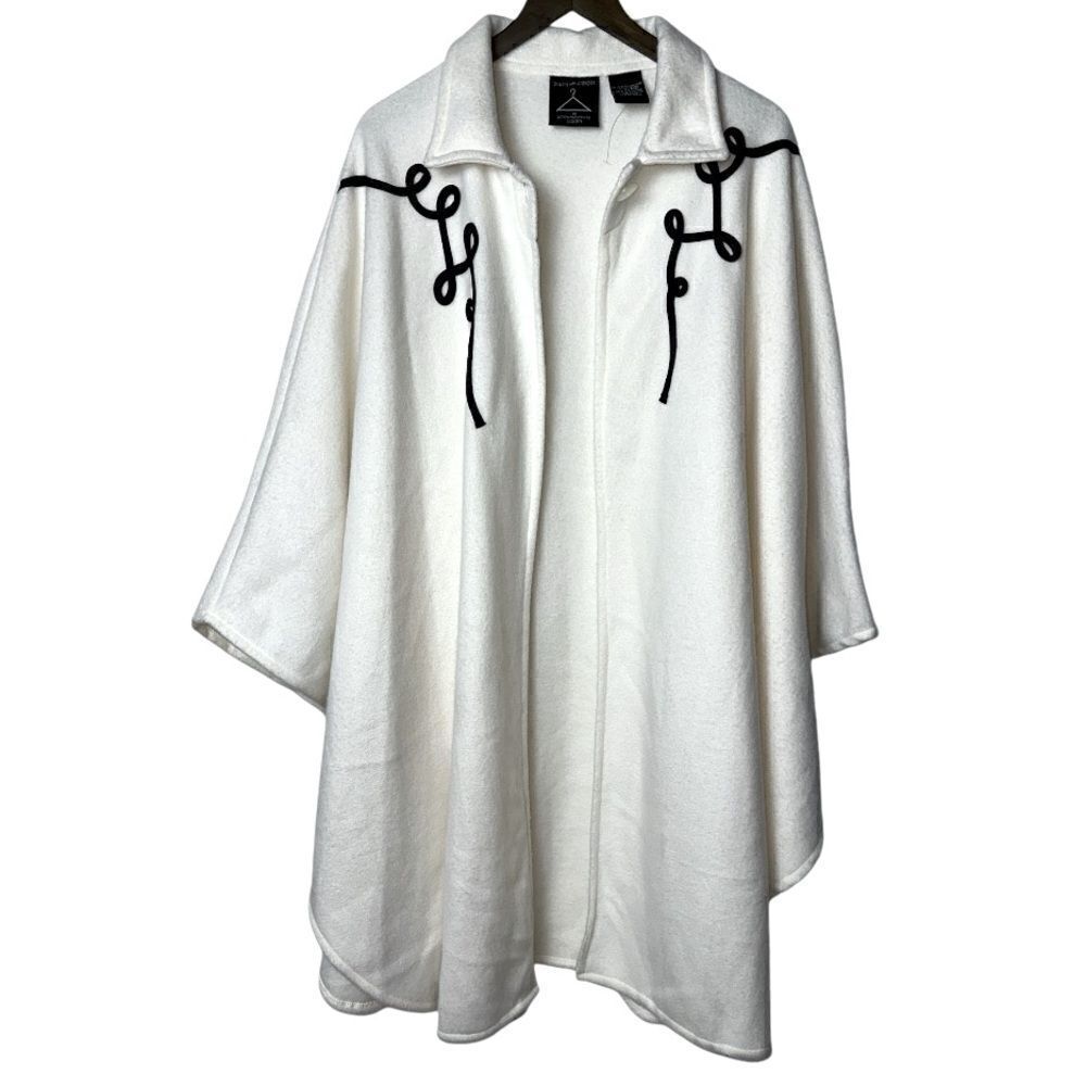 Anthony Mark Hankins Cape Woman’s One Size Fits All